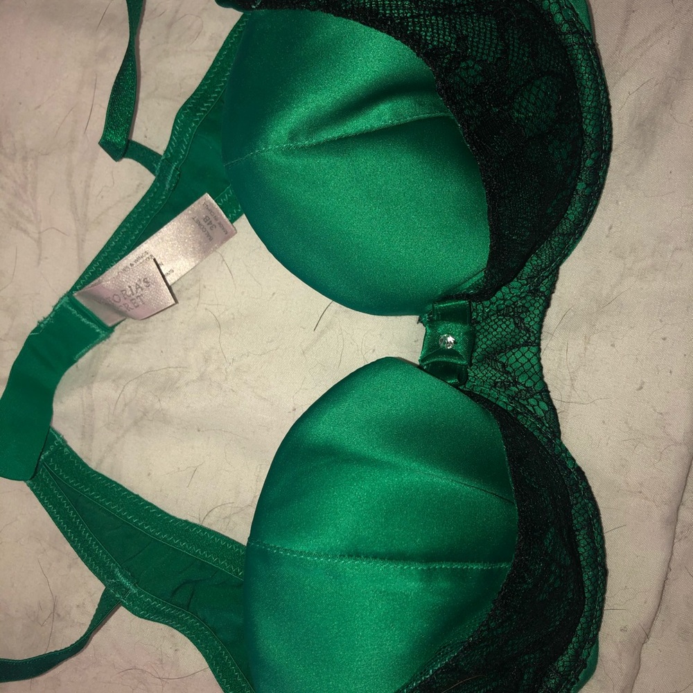 Victoria Secret 34B Bra